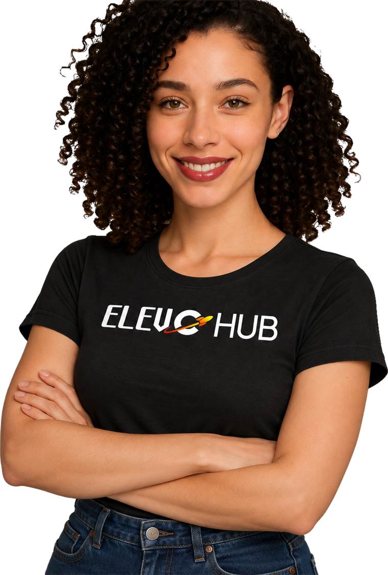 Representante da Elevo Hub vestindo camiseta da marca